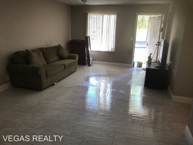 Building Photo - 4441 Rich Dr