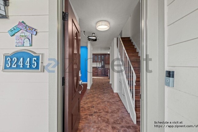 Foto del edificio - 32445 Lake Barlee Ln