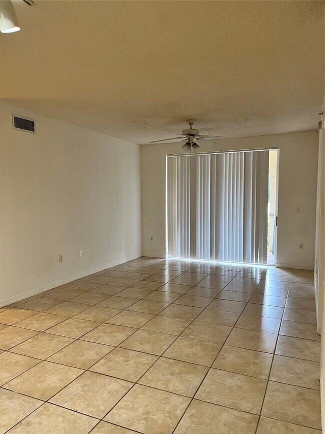 Building Photo - 2090 W Preserve Way