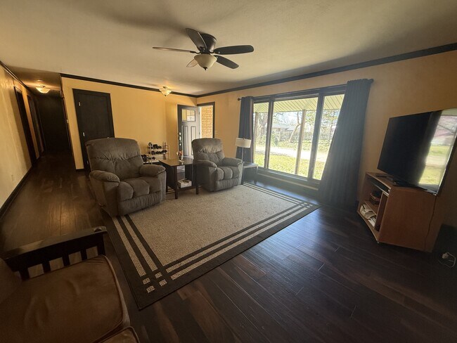 Foto del edificio - 115 S Ridge Dr