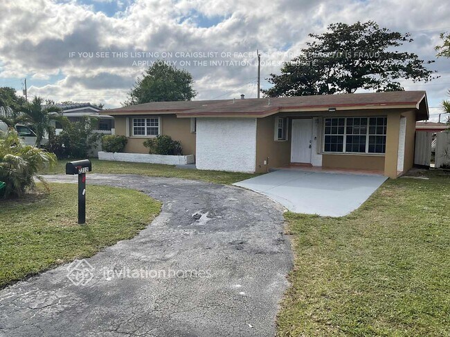 Foto del edificio - 2712 Alcazar Dr