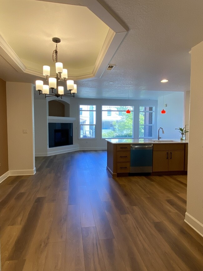 Dining room - 1735 N Ogden St