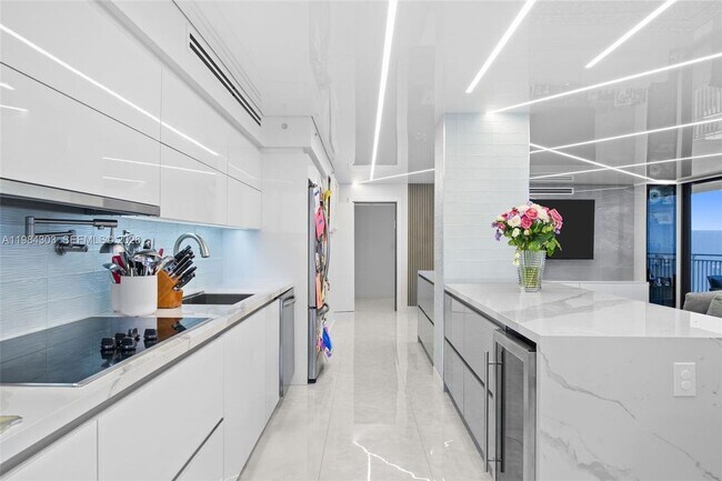 Photo - 210 174th St House