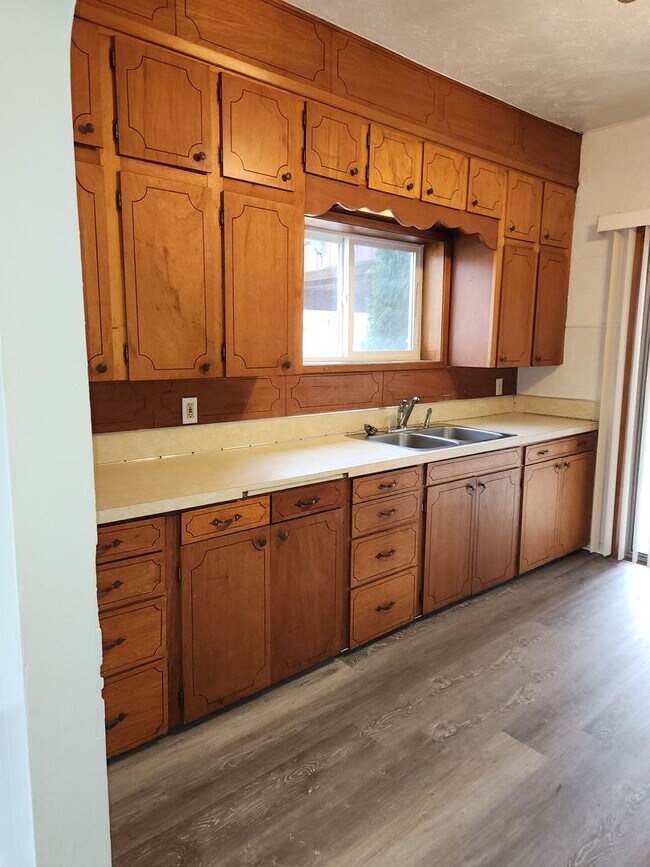 Foto del edificio - 3-bedroom 1 bath single family dwelling