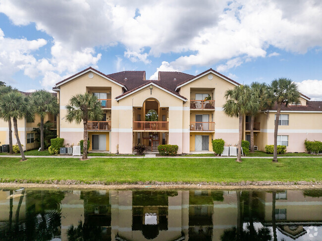 Building Photo - South Palm Place Condominium Homes