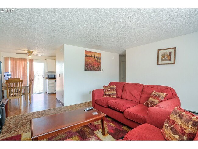 Foto del edificio - Updated Four-Plex in SE Portland with Fenc...