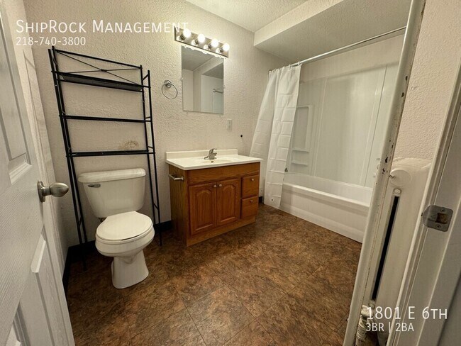 Foto del edificio - 1801 E 6th St