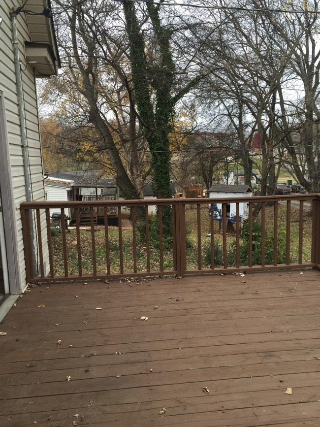 Building Photo - 1200 Mercer St / 3BR 1BA Close to Downtown...