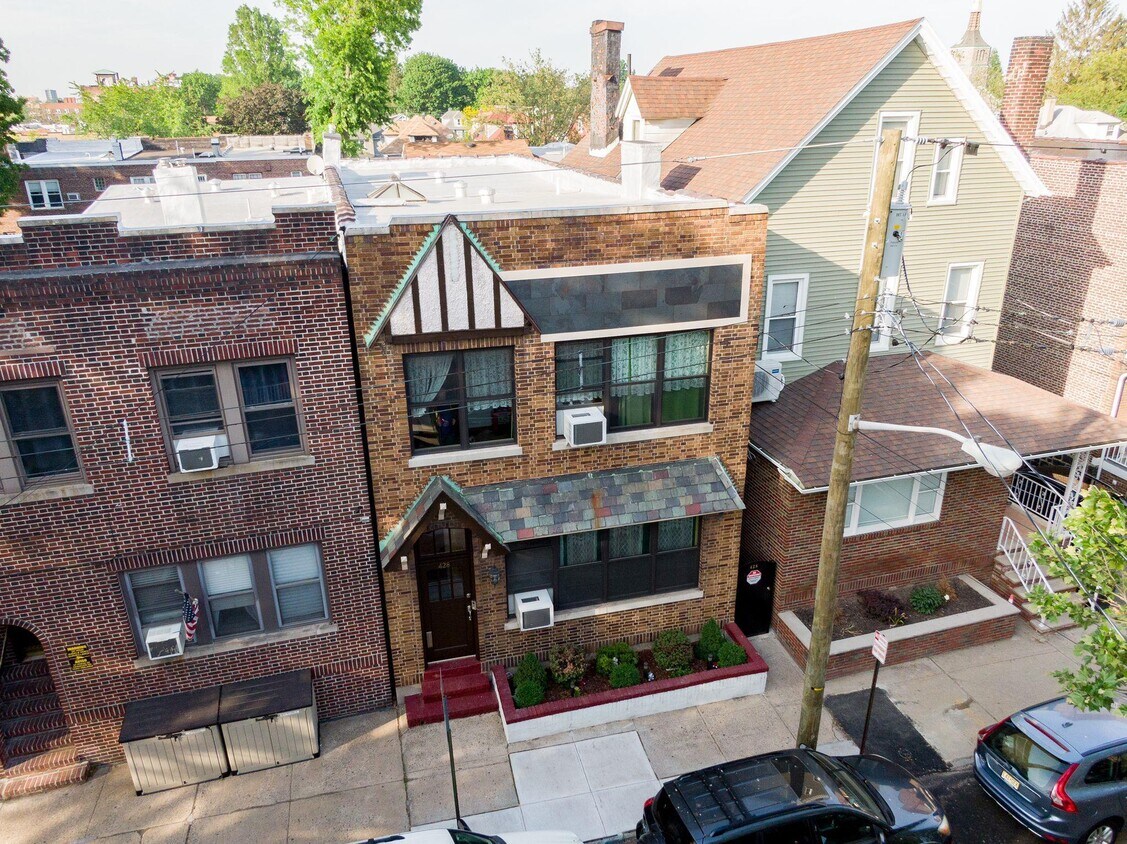 Primary Photo - 428 75TH St
