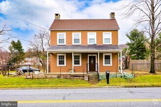 Building Photo - 2732 W Emaus Ave