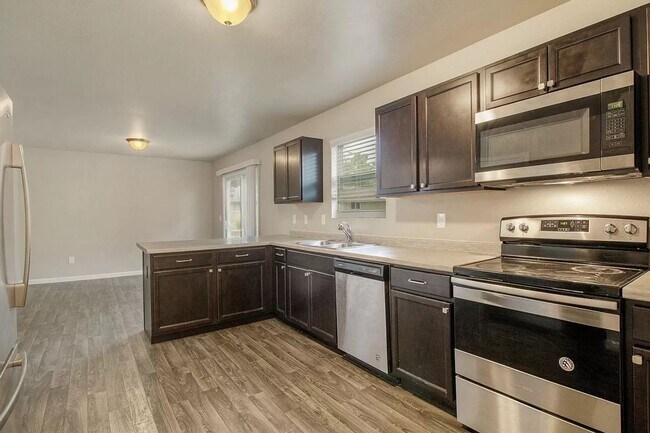 Foto del edificio - Exquisite residence, nestled in the heart of Kalamazoo