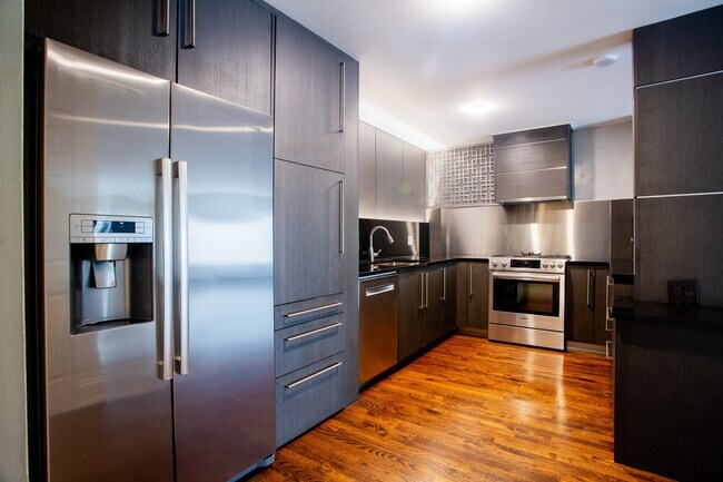 Building Photo - 2400 Archbury Ln