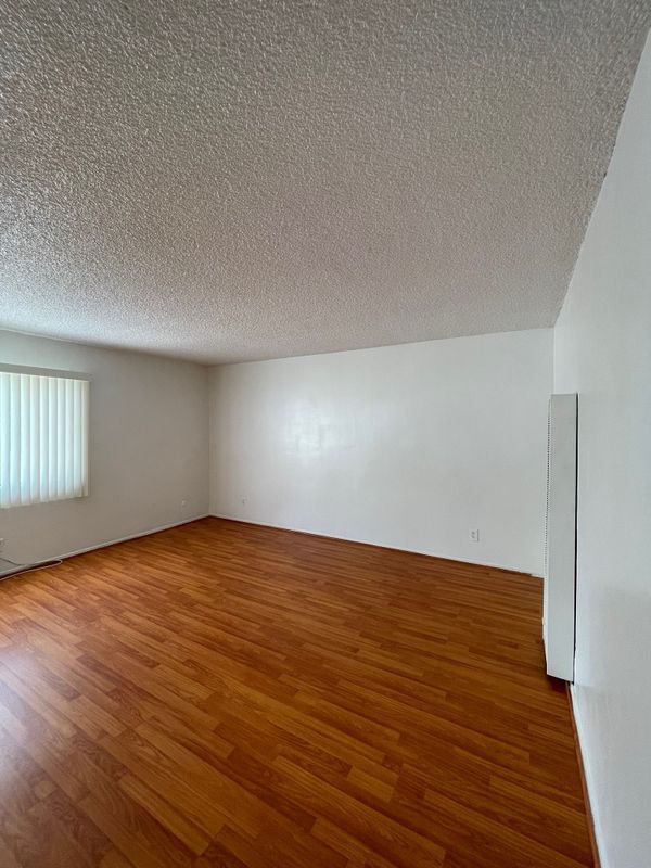 Foto del edificio - 1260 Beachwood Dr