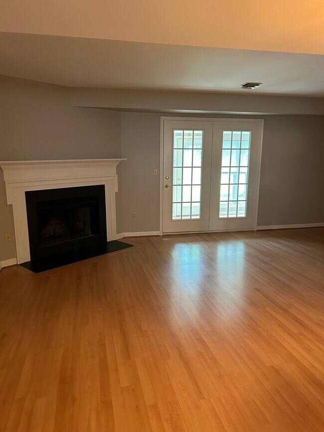 Foto del edificio - 2 bedroom 1.5 bath townhouse