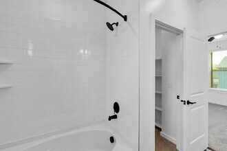 Building Photo - 1423 Forward Dr