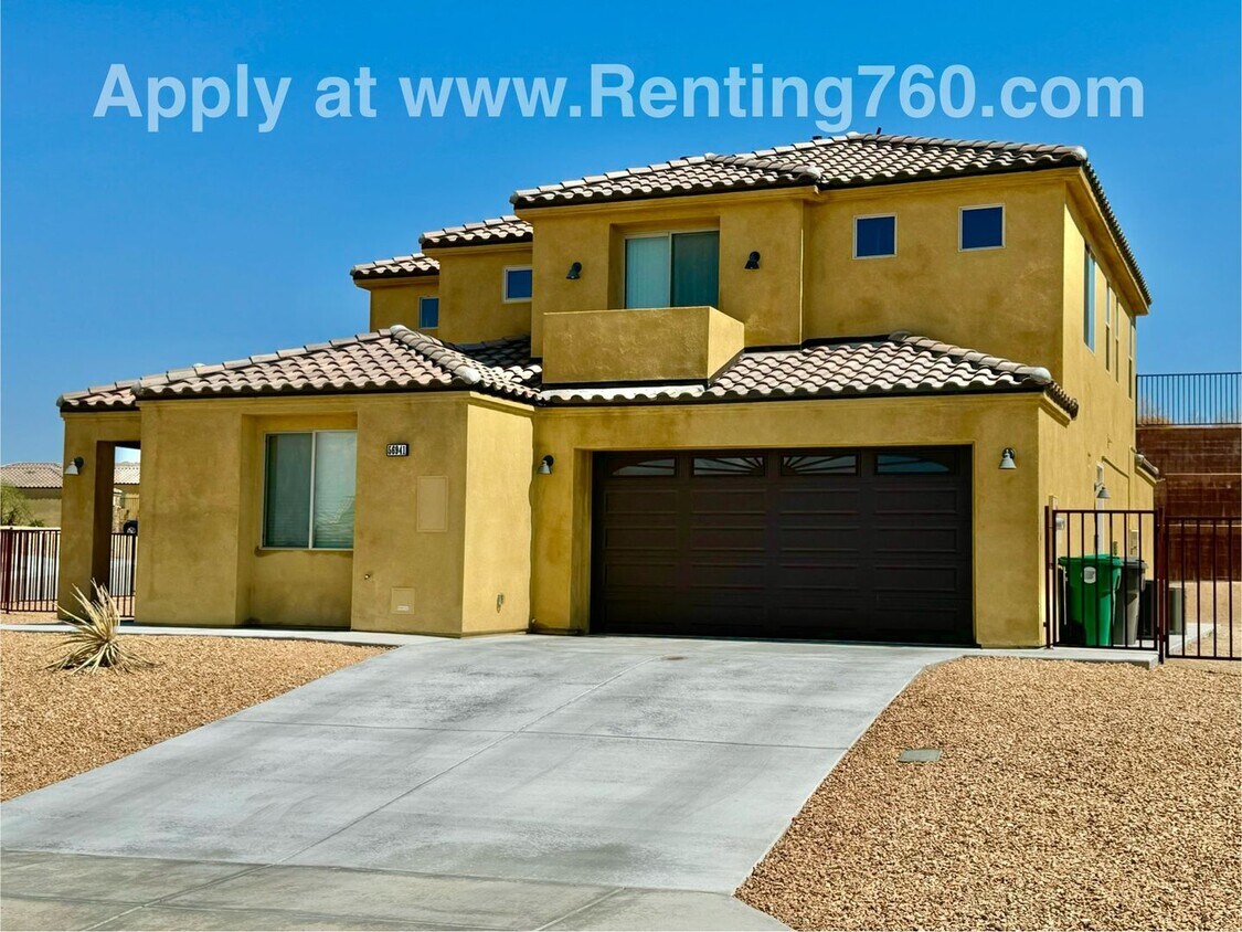 Foto principal - Newer Build 4 Bedroom 3 Bathroom Home With...