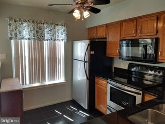 Building Photo - 9377 Scarlet Oak Dr