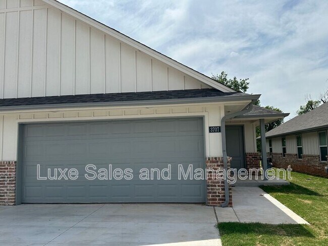 Building Photo - 3707 Franks Way