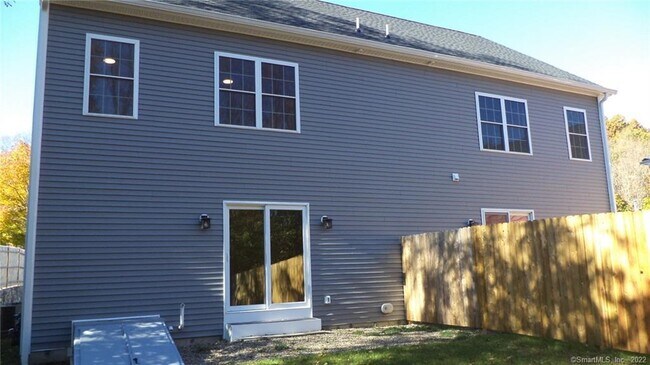 Building Photo - 33 Maple Ave