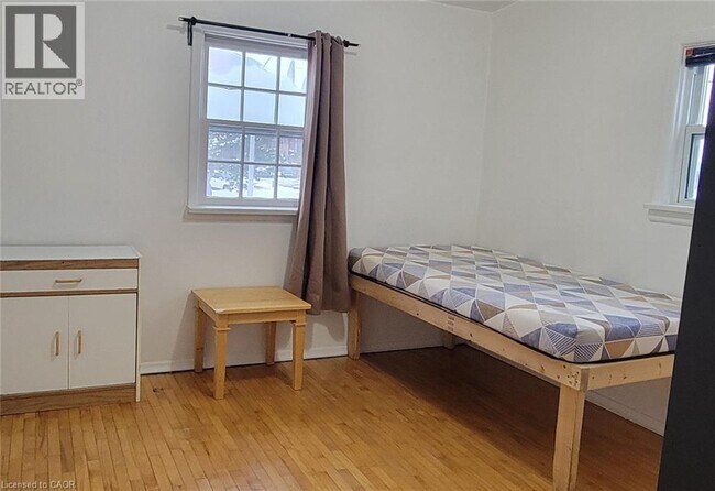 Photo du bâtiment - 498 Ottawa Street S