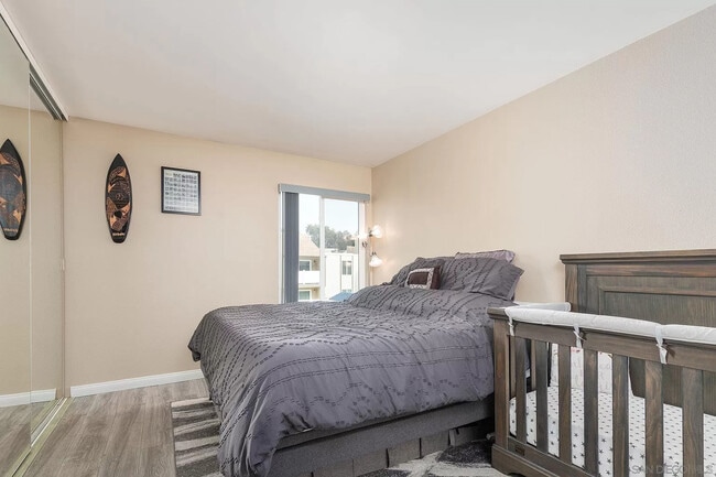 Foto del edificio - 8034 Linda Vista Rd