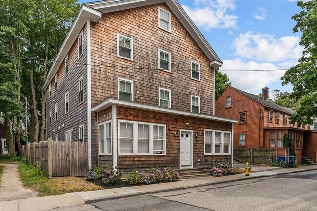 Foto del edificio - 16 Brinley St
