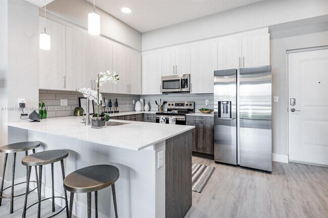 Foto del edificio - 9335 W Commercial Blvd