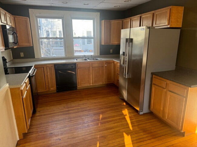 Foto del edificio - 198 Summer St