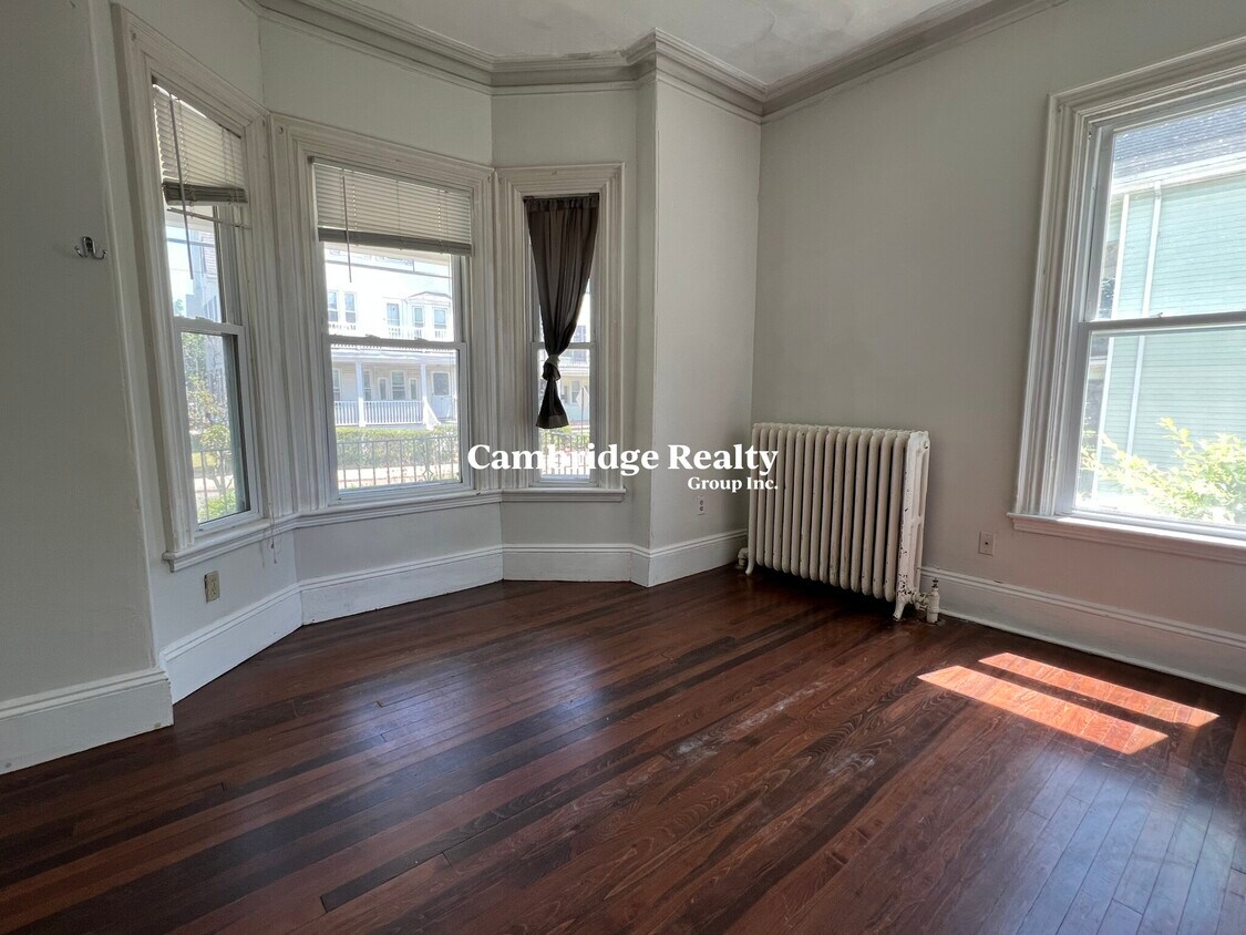 Primary Photo - 76 Curtis St