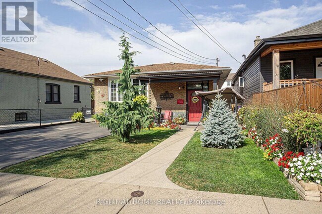 Photo du bâtiment - 133 McAnulty Blvd