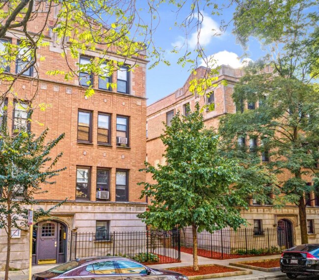 Foto del edificio - 816 W Cornelia Ave