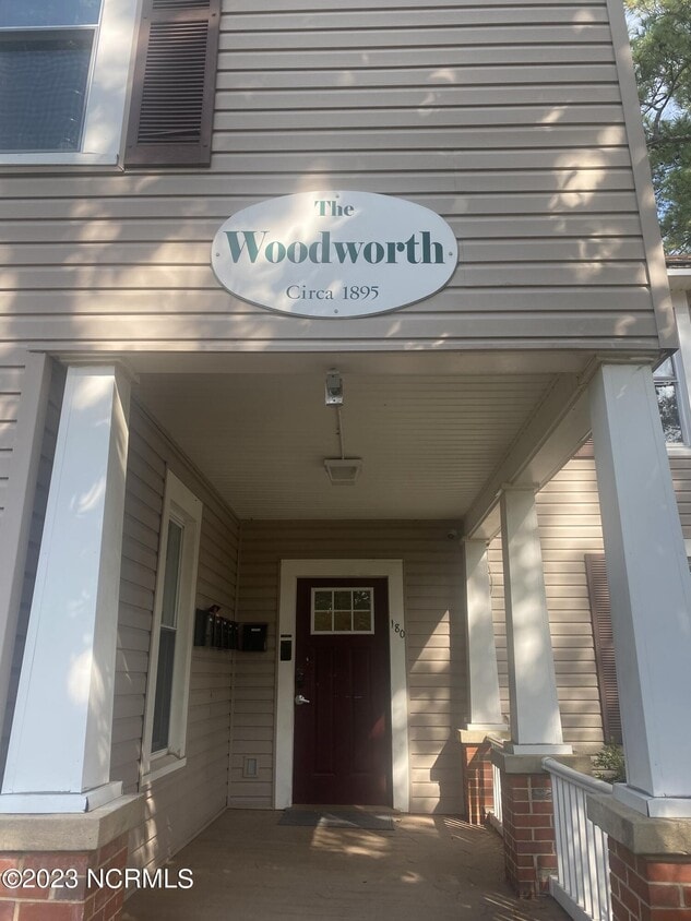 180 N St Unit 5, Southern Pines, NC 28387 Room for Rent in