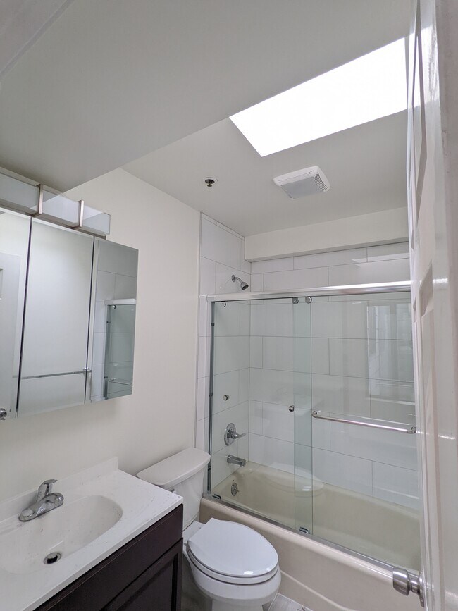 Main Bathroom - 1387 Pacific Ave