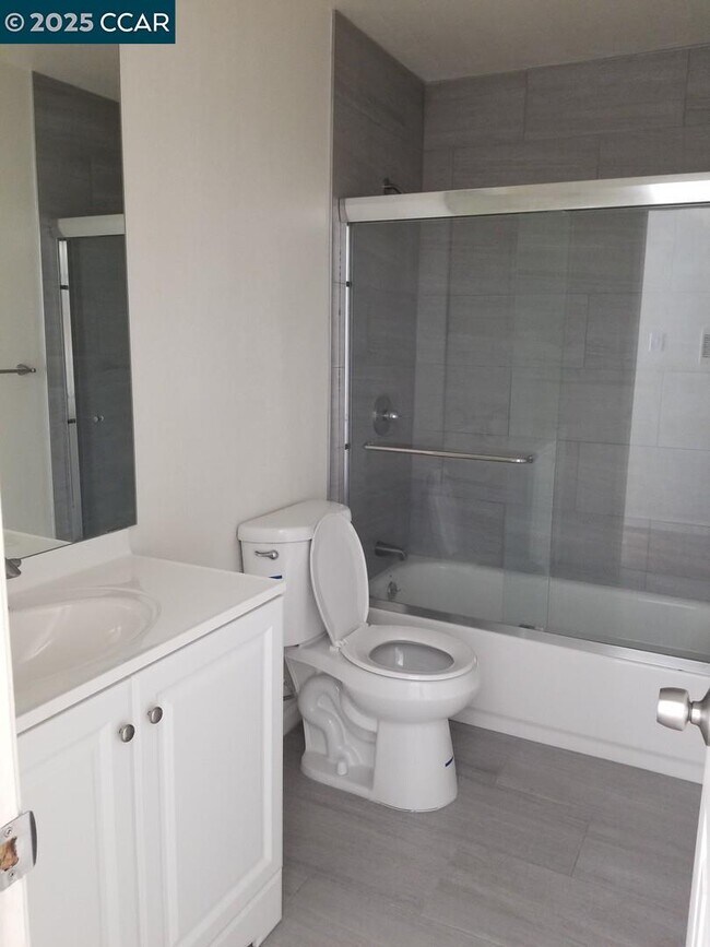 Foto del edificio - 420 Golden Gate Ave