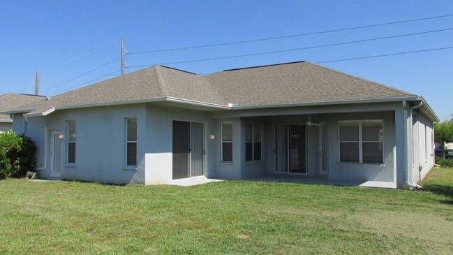Building Photo - Spacious 4/3/3 with upgrades