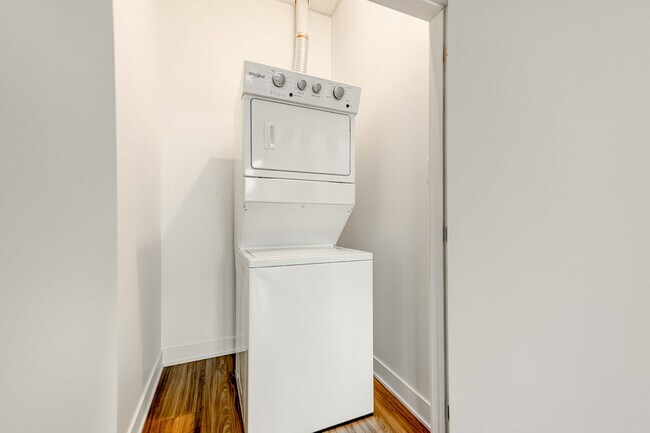 Building Photo - 9675 Av. Papineau