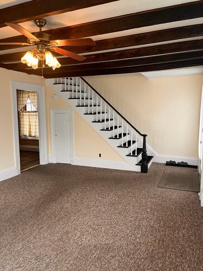 Foto del edificio - 66 S Maple St