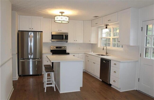 Foto del edificio - 3364 Stilesboro Rd NW