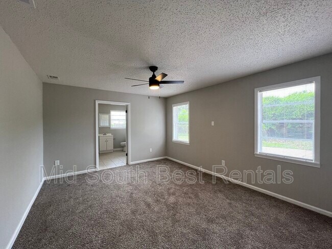 Building Photo - 3025 Lounette St