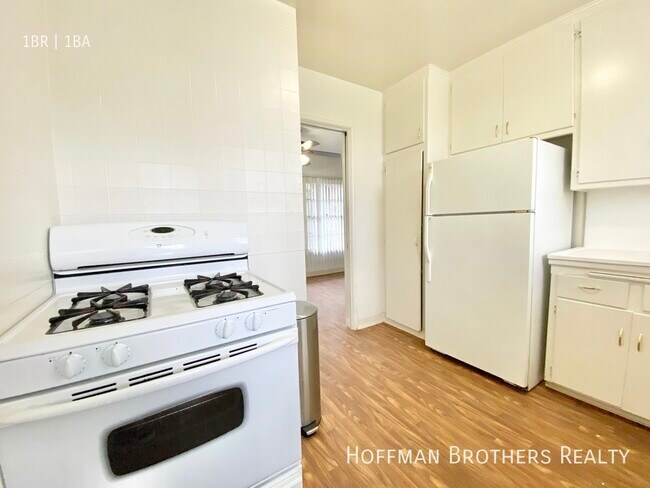 Building Photo - 5757 Willowcrest Ave