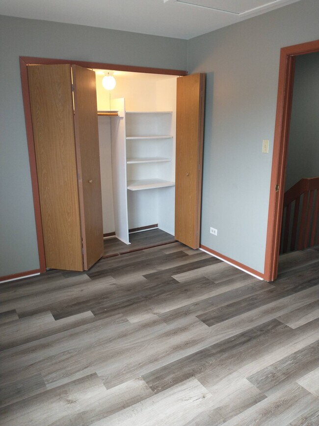 Foto del edificio - 363 Meadow Green Ln