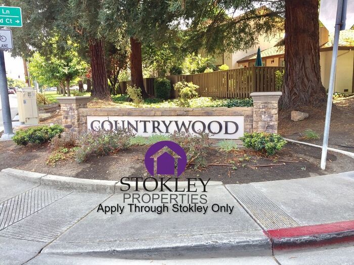 Primary Photo - 1721 Countrywood Ct