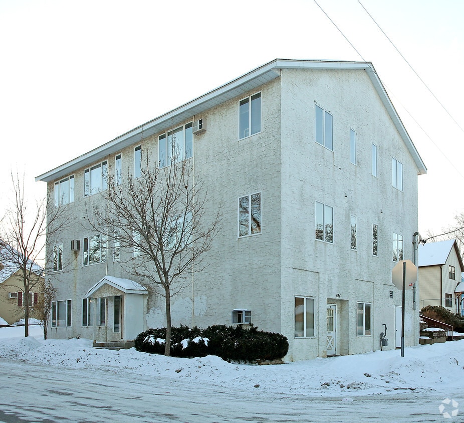 Primary Photo - 30 Baker St W