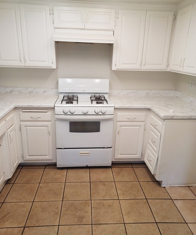 Building Photo - 24322 El Pilar