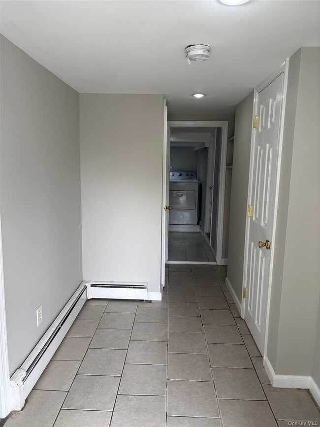 Foto del edificio - 245 Glenville Rd