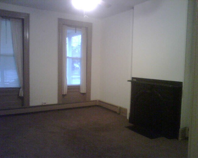 Building Photo - 157 S Main St