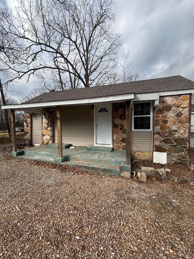 Building Photo - 1396 Cranfield Rd