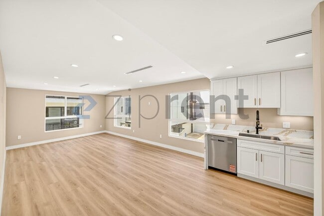 Foto del edificio - 225 N Burlington Ave