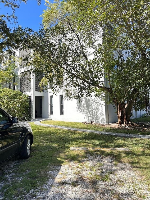 Primary Photo - 5991 SW 76th St