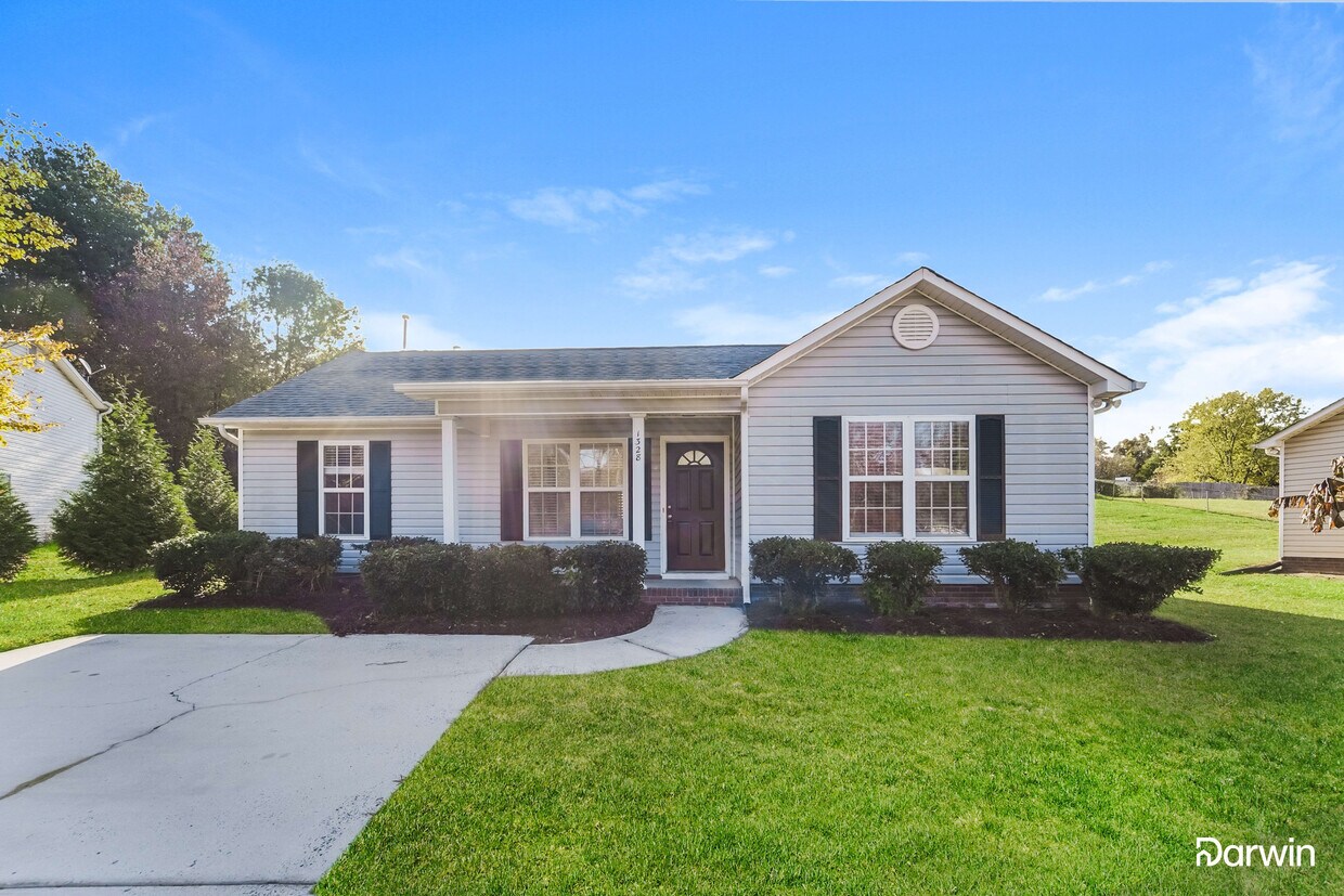 Primary Photo - 1328 Level Creek Lane, Charlotte, NC 28214
